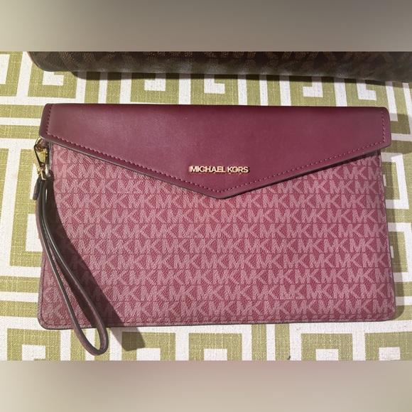 3PC Michael Kors Grayson Signature Monogram Satchel, Wristlet, & Dust Bag - Picture 2 of 14